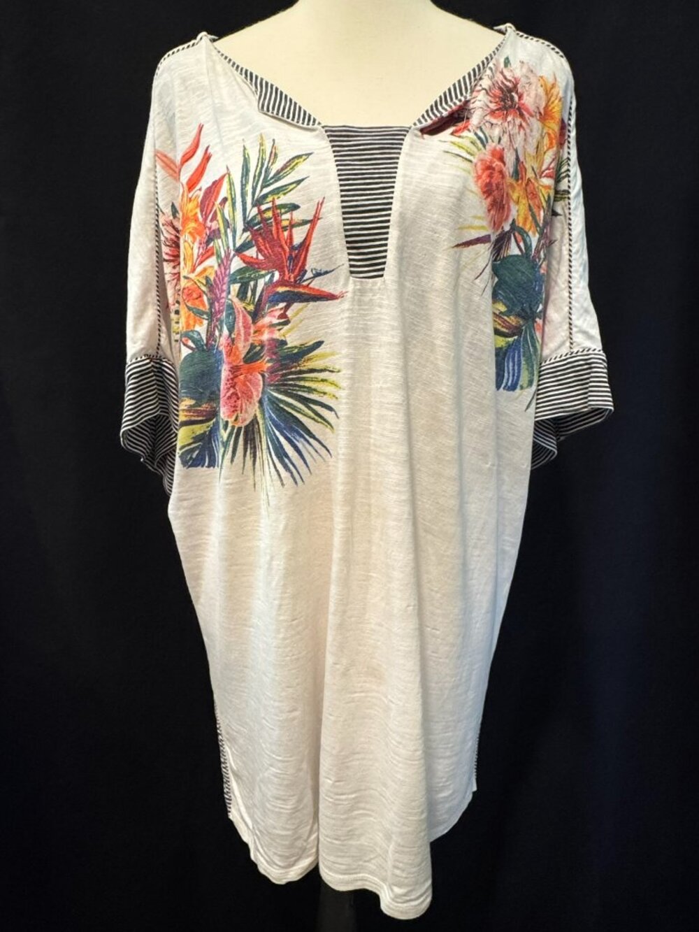 Chico’s Tropical Floral Tunic Top, Size 3 (US XL)